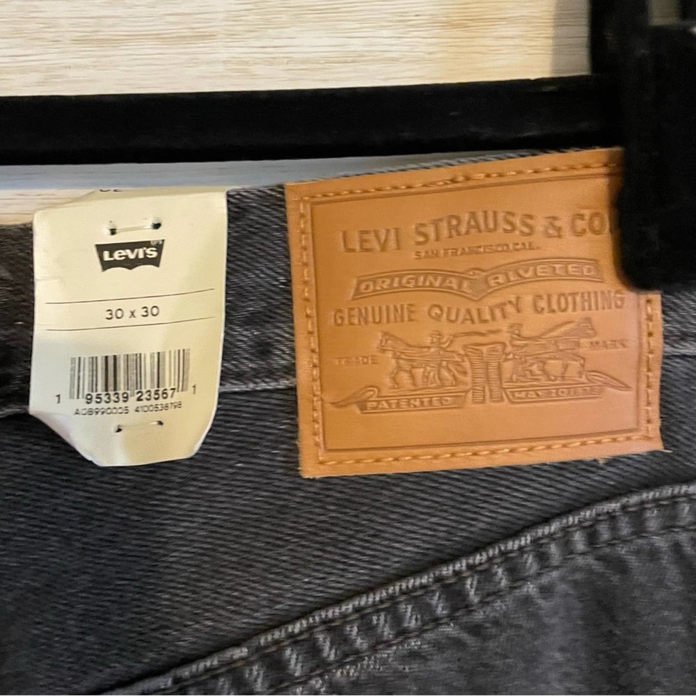 Levi's Black High-Rise Wide-Leg Jeans - Picture 15 of 15